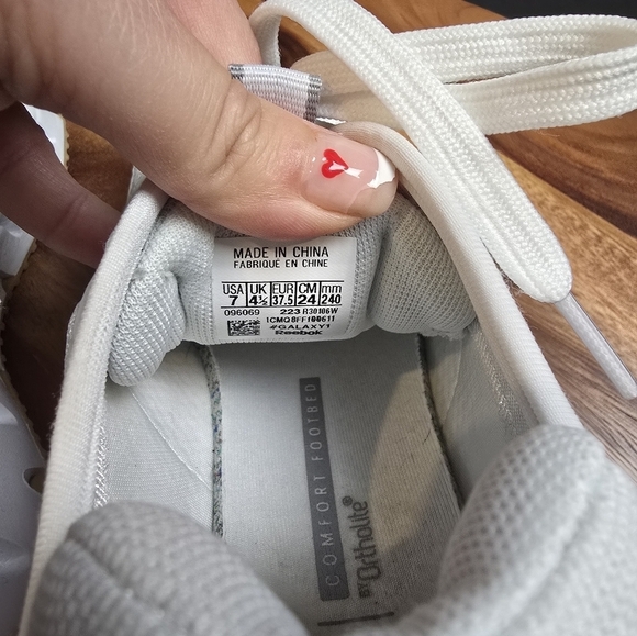 Reebok Women's Zig Dynamic Adventure Sneaker Sz 7. - Picture 5 of 7